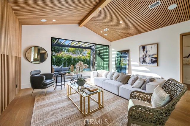 Detail Gallery Image 23 of 55 For 5323 Allott Ave, Sherman Oaks,  CA 91401 - 4 Beds | 4/1 Baths
