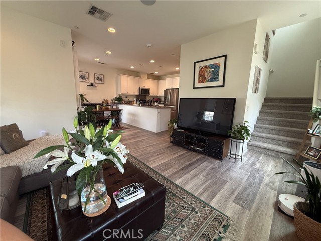 2709 Daybreak Lane, Pomona CA: https://media.crmls.org/medias/ac9fb61f-ea4b-47db-9833-994c15f4781f.jpg