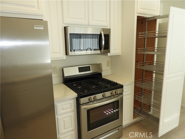 Detail Gallery Image 9 of 15 For 1554 Las Lunas St, Pasadena,  CA 91106 - 3 Beds | 2 Baths