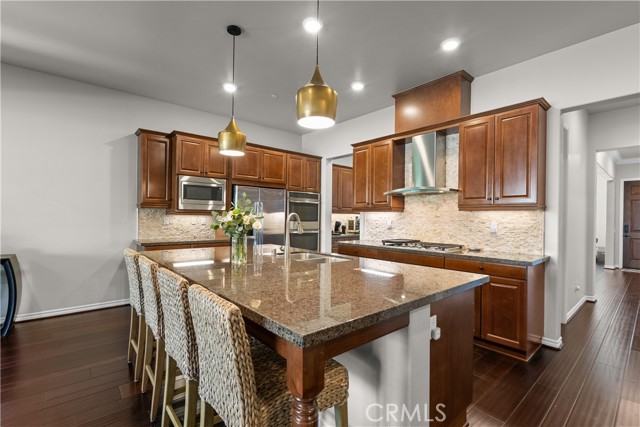 Detail Gallery Image 17 of 71 For 22385 Copper Mountain Ct, Saugus,  CA 91350 - 5 Beds | 5 Baths