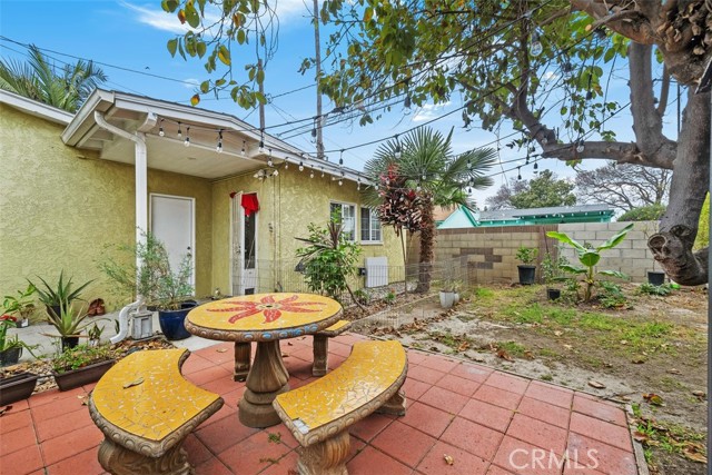 12343 Rives Avenue, Downey CA: https://media.crmls.org/medias/aca02641-2ba2-499b-b8f0-b60986ed8aef.jpg