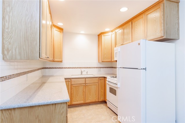 Detail Gallery Image 22 of 45 For 19202 Avenue of the Oaks a,  Newhall,  CA 91321 - 2 Beds | 2 Baths