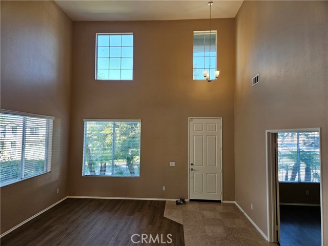 Detail Gallery Image 5 of 28 For 4120 Forest Highlands Cir, Corona,  CA 92883 - 4 Beds | 3 Baths