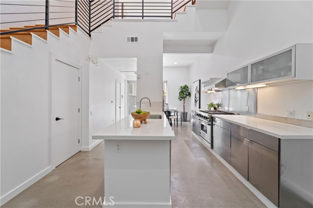 Detail Gallery Image 8 of 27 For 1040 N Curson Ave #3,  West Hollywood,  CA 90046 - 3 Beds | 3 Baths