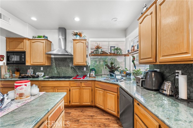 3410 Genoa Place, Palmdale CA: https://media.crmls.org/medias/aca226e2-cd20-441c-be7b-6ca4a990ea8c.jpg