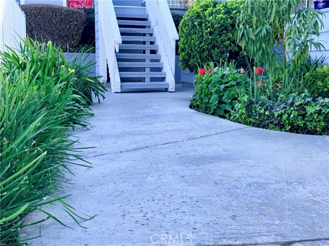 Detail Gallery Image 30 of 36 For 20930 Parthenia St #216,  Canoga Park,  CA 91304 - 1 Beds | 1 Baths