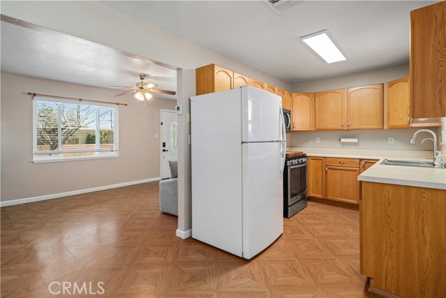 Detail Gallery Image 10 of 30 For 309 N Fairview St, Ridgecrest,  CA 93555 - 3 Beds | 2 Baths