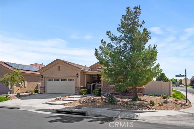 Detail Gallery Image 1 of 27 For 10473 Wilmington Ln, Apple Valley,  CA 92308 - 3 Beds | 2 Baths