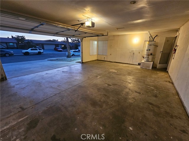 15481 Chaparral Street, Victorville CA: https://media.crmls.org/medias/aca2ec38-6f42-46d2-bf2f-e0955b19399e.jpg