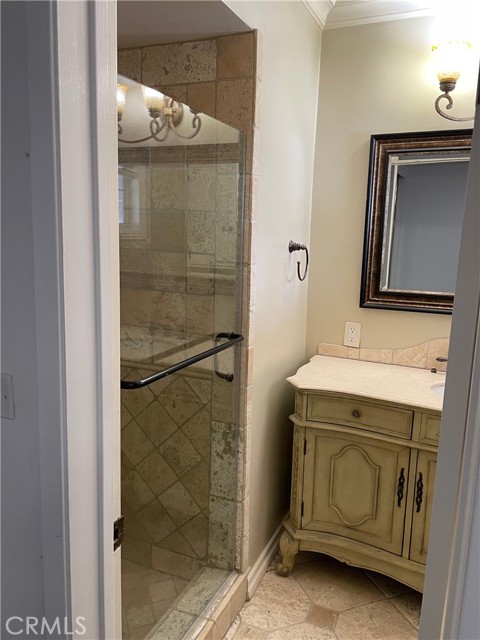 Detail Gallery Image 9 of 15 For 23832 Calvert St, Woodland Hills,  CA 91367 - 4 Beds | 2 Baths