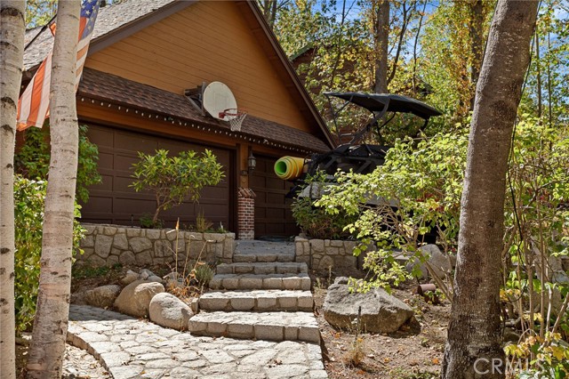 Detail Gallery Image 9 of 64 For 951 Osprey, Lake Arrowhead,  CA 92352 - 4 Beds | 4 Baths