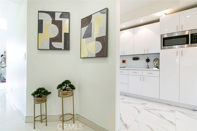 Detail Gallery Image 16 of 66 For 13331 Moorpark St #319,  Sherman Oaks,  CA 91423 - 2 Beds | 2 Baths