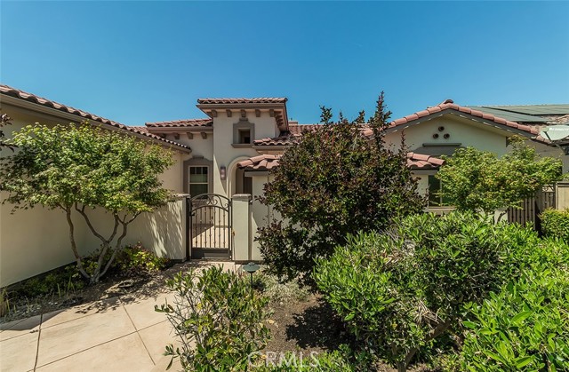 Detail Gallery Image 3 of 48 For 1562 N Empire Ln, Clovis,  CA 93619 - 3 Beds | 2/1 Baths