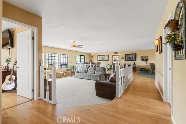 770 Roads End, Lebec CA: https://media.crmls.org/medias/aca67db7-de74-4415-a992-d7f2c9fddaf9.jpg