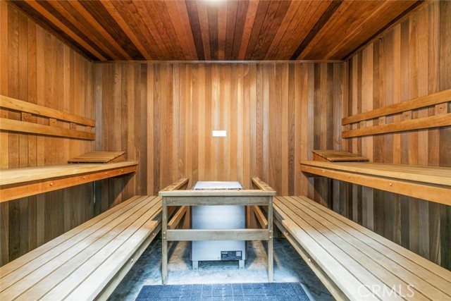 6700 Hillpark Drive, Los Angeles CA: https://media.crmls.org/medias/aca6f825-e768-4e56-9726-b99303d28355.jpg