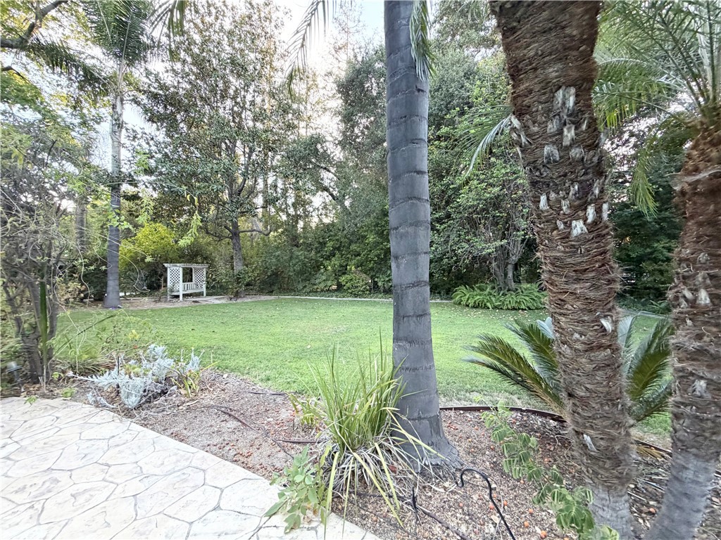 https://media.crmls.org/medias/aca70b30-2654-4370-956a-b4ae5f3da2ac.jpg?preset=X-Large