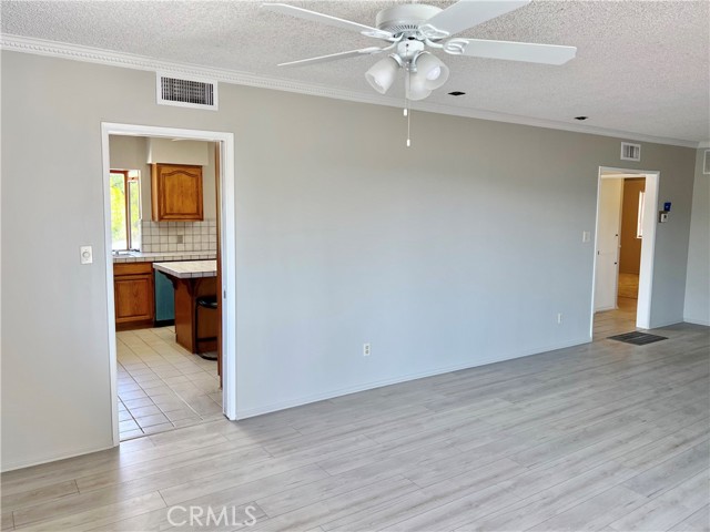 Detail Gallery Image 11 of 22 For 11419 Caern Ave, Tujunga,  CA 91042 - 3 Beds | 2 Baths