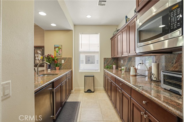 26935 Cotswold Drive, Canyon Country CA: https://media.crmls.org/medias/aca7a9c4-55b6-4aed-a354-2b508c7bf6ea.jpg