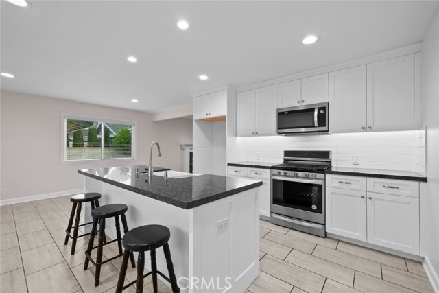 Detail Gallery Image 7 of 52 For 17148 Stare St, Northridge,  CA 91325 - 7 Beds | 5 Baths
