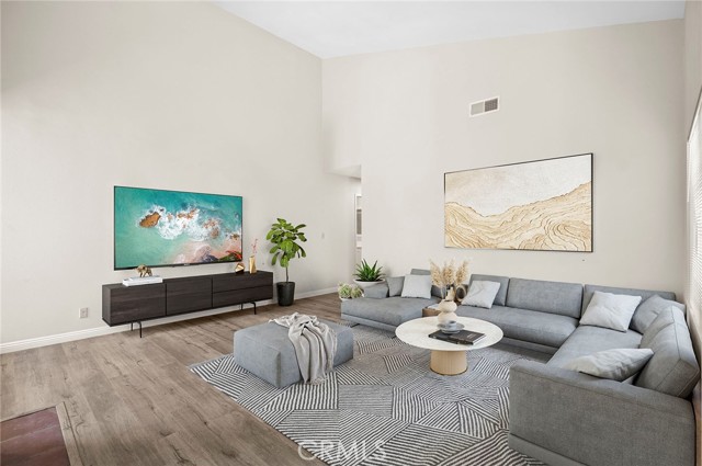 Detail Gallery Image 5 of 25 For 17601 Manchester Ave, Irvine,  CA 92614 - 4 Beds | 2 Baths