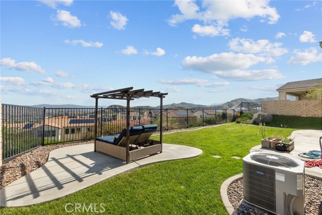 Detail Gallery Image 12 of 56 For 18797 Big Cedar Dr, Canyon Country,  CA 91387 - 5 Beds | 3 Baths