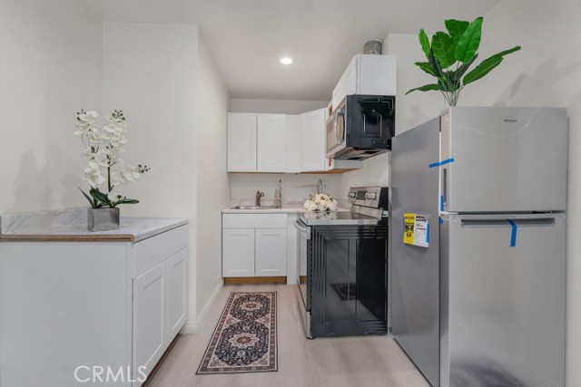 Detail Gallery Image 29 of 61 For 7701 Baird Ave, Reseda,  CA 91335 - – Beds | – Baths