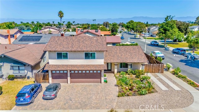 Detail Gallery Image 2 of 37 For 2401 El Portal Way, Oxnard,  CA 93035 - 4 Beds | 2/1 Baths