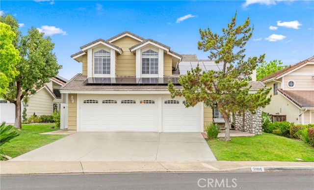 Detail Gallery Image 2 of 53 For 31885 Old Oak Rd, Rancho Santa Margarita,  CA 92679 - 5 Beds | 3 Baths