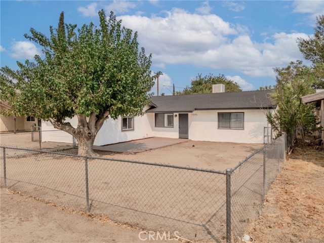 Detail Gallery Image 2 of 25 For 7085 Tamarisk Ave, Yucca Valley,  CA 92284 - 2 Beds | 1 Baths