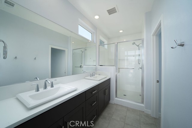 Detail Gallery Image 6 of 37 For 430 Transport, Tustin,  CA 92782 - 4 Beds | 3/1 Baths