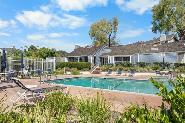 540 Pittsfield Court, Long Beach CA: https://media.crmls.org/medias/aca9dc0e-e1f1-4f0f-8b76-514a0eb1e1d6.jpg