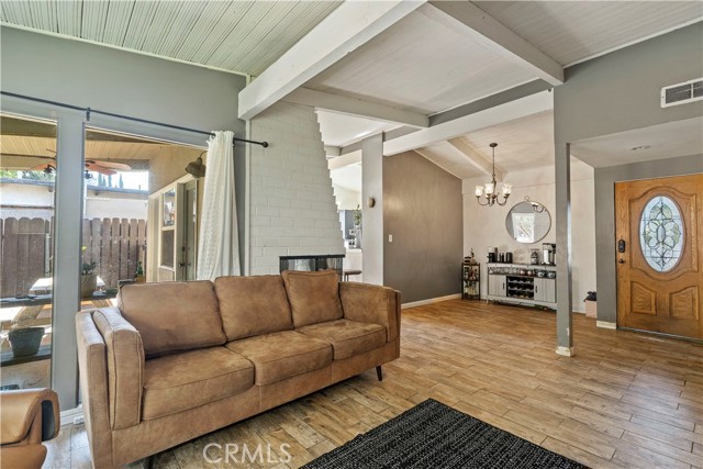 Detail Gallery Image 14 of 32 For 17751 Stagg St, Reseda,  CA 91335 - 3 Beds | 2 Baths