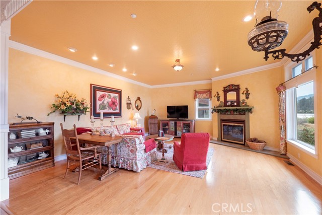 Detail Gallery Image 9 of 75 For 42425 Bear Loop, Big Bear Lake,  CA 92314 - 3 Beds | 3/1 Baths