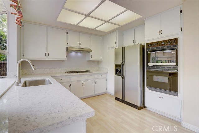 22 Matisse Circle, Aliso Viejo CA: https://media.crmls.org/medias/acaab4d8-1e1f-4cac-a8da-6b4d8c13d596.jpg