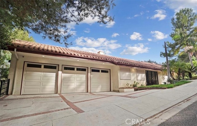 Detail Gallery Image 2 of 24 For 3300 Beaudry, Glendale,  CA 91208 - 4 Beds | 4 Baths