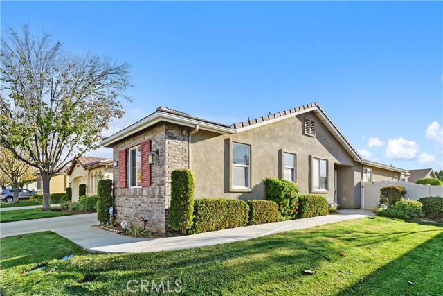 Detail Gallery Image 4 of 38 For 186 Canary Ck, Beaumont,  CA 92223 - 2 Beds | 2 Baths