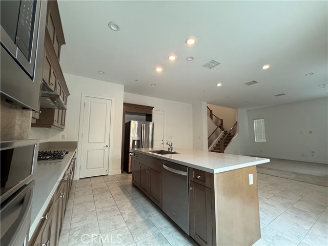 19256 Merryweather Drive, Canyon Country CA: https://media.crmls.org/medias/acaca007-b88d-4f86-9d6b-1bacda59c9f5.jpg