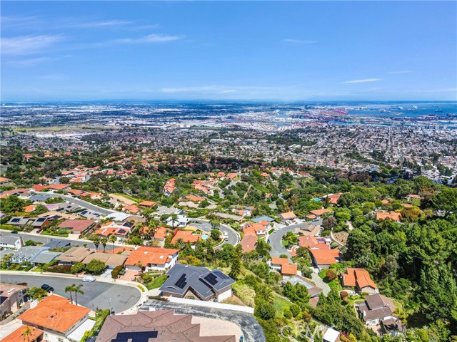 30062 Grandpoint Lane, Rancho Palos Verdes CA: https://media.crmls.org/medias/acae138a-84a0-49b0-ba85-709e0f05d6b3.jpg