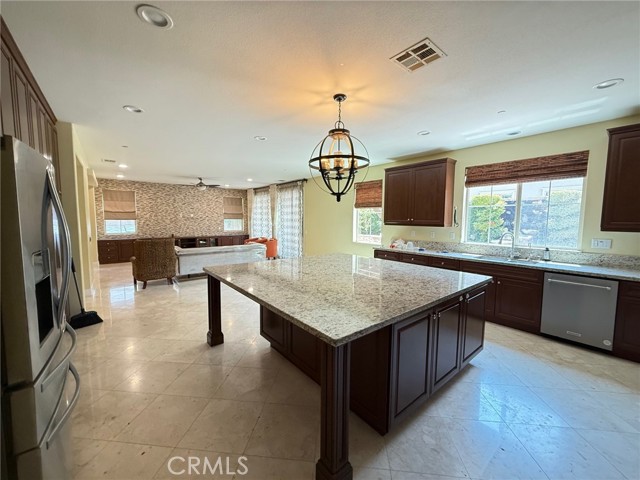 172 Cloudbreak, Irvine CA: https://media.crmls.org/medias/acae9c54-d4bc-4a30-a3ac-198111ddd844.jpg