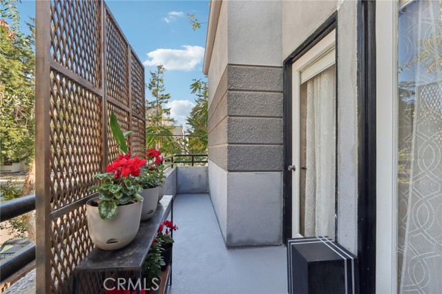 Detail Gallery Image 12 of 12 For 360 S Los Robles Ave #11,  Pasadena,  CA 91101 - 2 Beds | 2 Baths