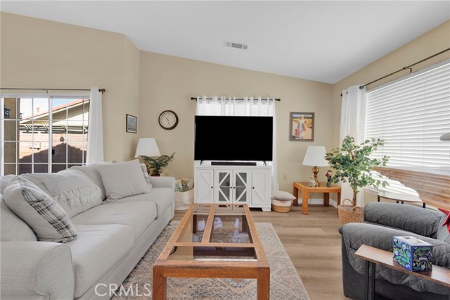 Detail Gallery Image 7 of 38 For 13032 Rainwood Ct, Victorville,  CA 92395 - 2 Beds | 2 Baths