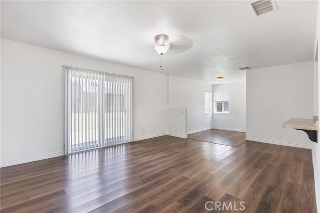 11050 Davis Street, Moreno Valley CA: https://media.crmls.org/medias/acaedea1-b623-42e9-959e-dd3d7c0cc6f4.jpg