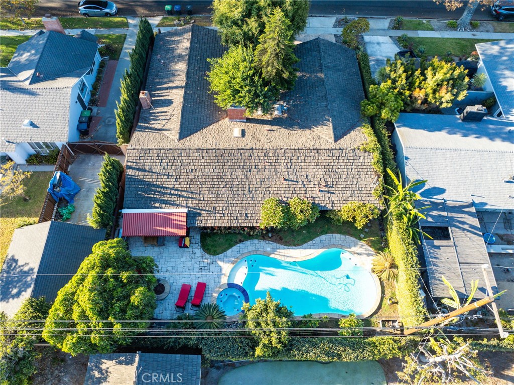 https://media.crmls.org/medias/acaf1a3b-afea-4a6a-92d0-03937a1f1029.jpg?preset=X-Large