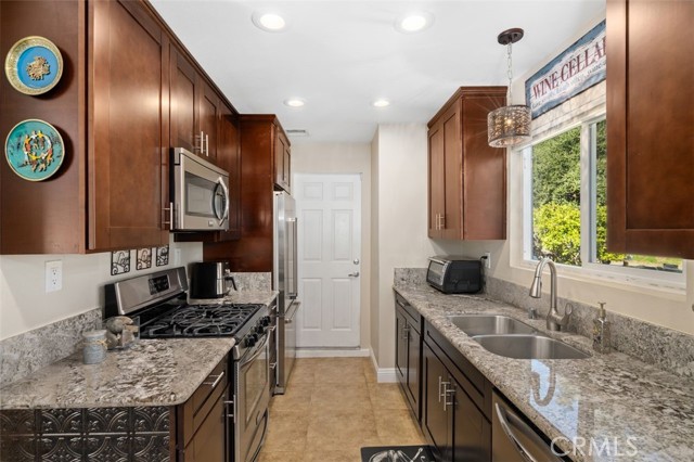 Detail Gallery Image 13 of 34 For 3547 Pansy Dr, Calabasas,  CA 91302 - 3 Beds | 2/1 Baths