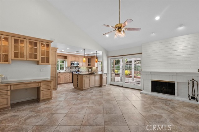 25383 Fortuna Drive, Valencia CA: https://media.crmls.org/medias/acb0faf3-f8d0-4ae9-8ebc-35c0a2988d2d.jpg