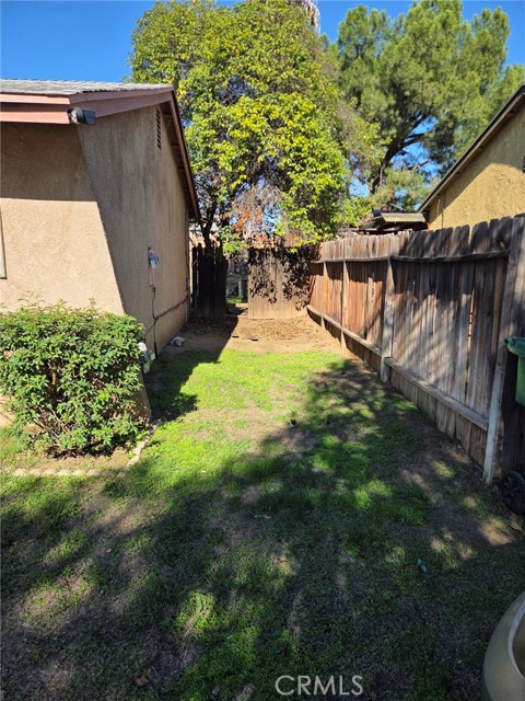 Detail Gallery Image 3 of 11 For 24638 Hemlock Ave, Moreno Valley,  CA 92557 - 4 Beds | 2/1 Baths