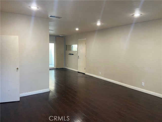 Detail Gallery Image 3 of 19 For 53 California Street, #3, Arcadia,  CA 91006 - 2 Beds | 1/1 Baths