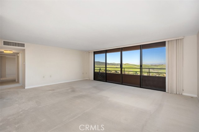 Detail Gallery Image 10 of 54 For 24055 Paseo Del Lago #1303,  Laguna Woods,  CA 92637 - 2 Beds | 2 Baths