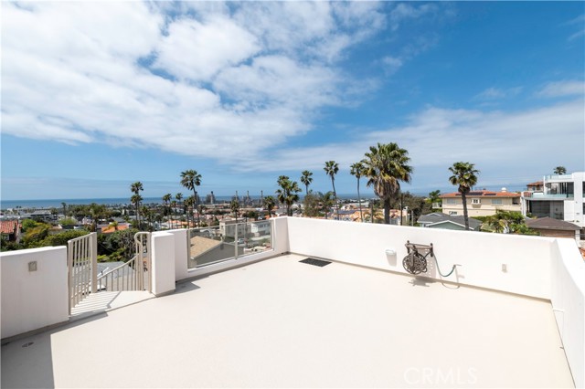 Detail Gallery Image 16 of 57 For 627 N Lucia Ave #B,  Redondo Beach,  CA 90277 - 4 Beds | 3/1 Baths