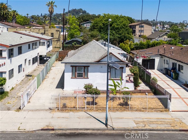1222 N Virgil Avenue, Los Angeles CA: https://media.crmls.org/medias/acb5e46e-db2f-40dd-b469-e9a5fa76e5c7.jpg